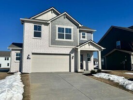 820 Hardin Pl in Greenwood, IN - Building Photo