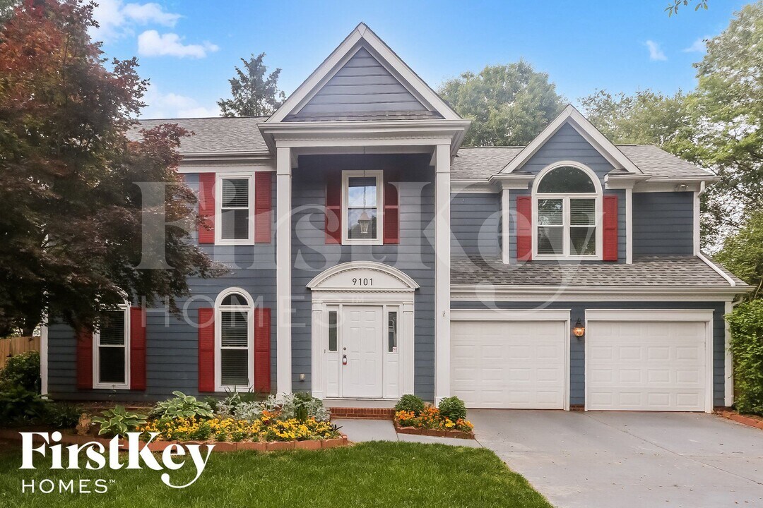 9101 Agnes Park Ln in Huntersville, NC - Building Photo