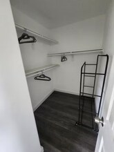 5212 Ina St, Unit Ina St B in Houston, TX - Building Photo - Building Photo