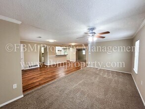 713 Phillips Dr in Ennis, TX - Building Photo - Building Photo