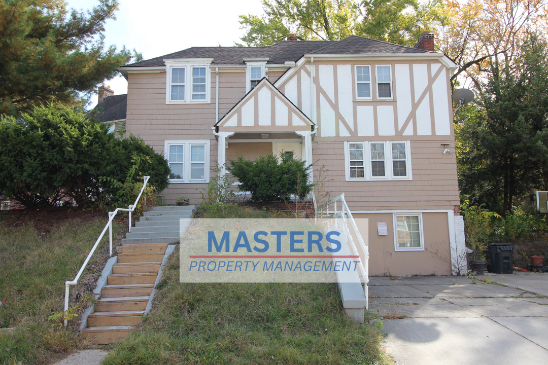 2547 Greenway St-Unit -Lower in Toledo, OH - Building Photo