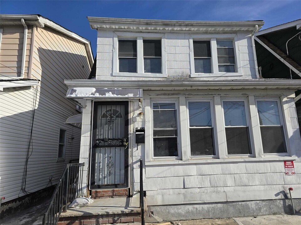 54-17 153rd St in Queens, NY - Building Photo