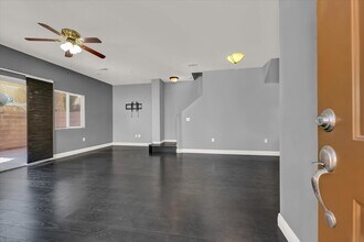 9303 Gilcrease Ave in Las Vegas, NV - Building Photo - Building Photo