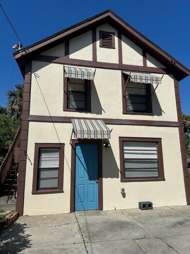 property at 919 N Grandview Ave