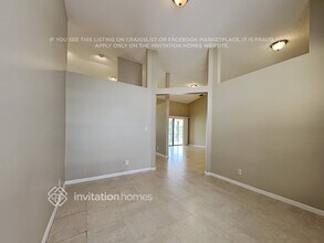 102 Royal Ct in Royal Palm Beach, FL - Building Photo - Building Photo