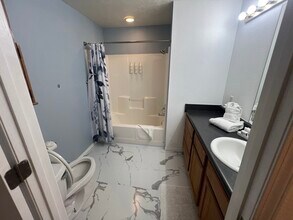 2907 Vineyards Pky, Unit Unit 4 in Branson, MO - Foto de edificio - Building Photo