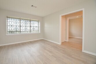 5243 Greylog Dr in Houston, TX - Building Photo - Building Photo