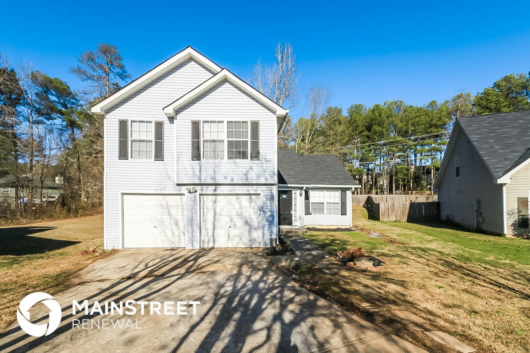 703 Stonebridge Terrace in Lithonia, GA - Building Photo