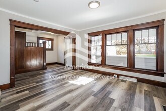 724 Carlysle St in Akron, OH - Building Photo - Building Photo