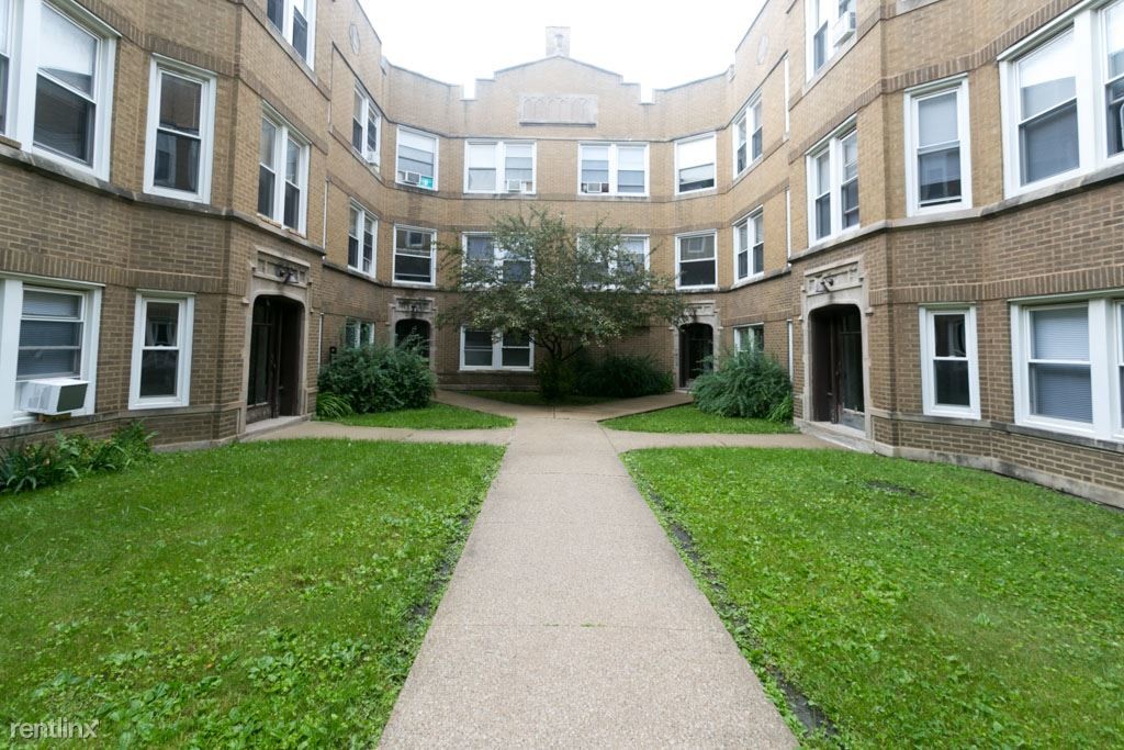 4828 W Addison St-Unit -Unit G in Chicago, IL - Building Photo