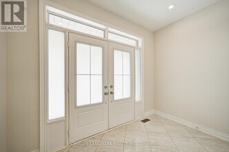 9 Rotondo Cres in Vaughan, ON - Building Photo - Building Photo