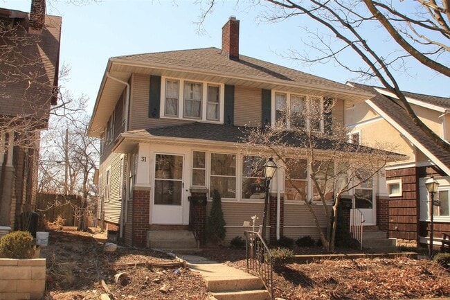 property at 29 E Kelso Rd