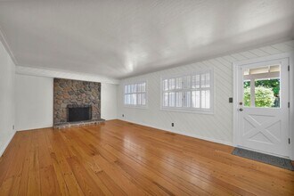 12651 Kinman Ct in Saratoga, CA - Building Photo - Building Photo