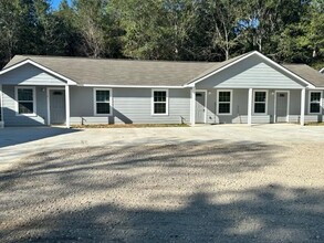635 Martin Luther King Rd in Ames, TX - Building Photo - Building Photo