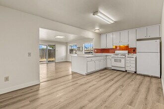 10420 Greenford Dr in San Diego, CA - Building Photo - Building Photo