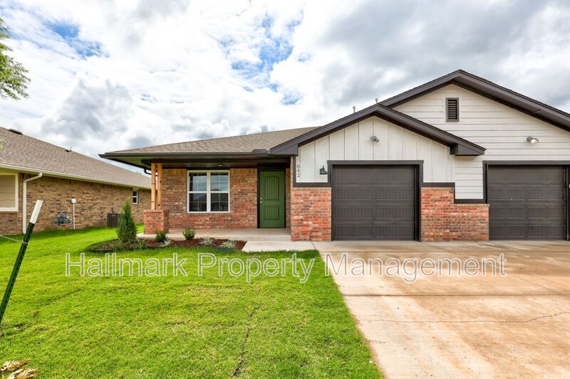 642 Juniper St in Washington, OK - Building Photo