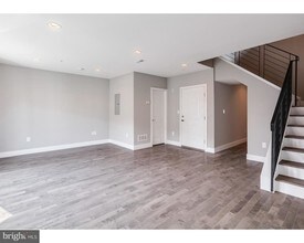 914 N 16th St-Unit -C in Philadelphia, PA - Building Photo - Building Photo
