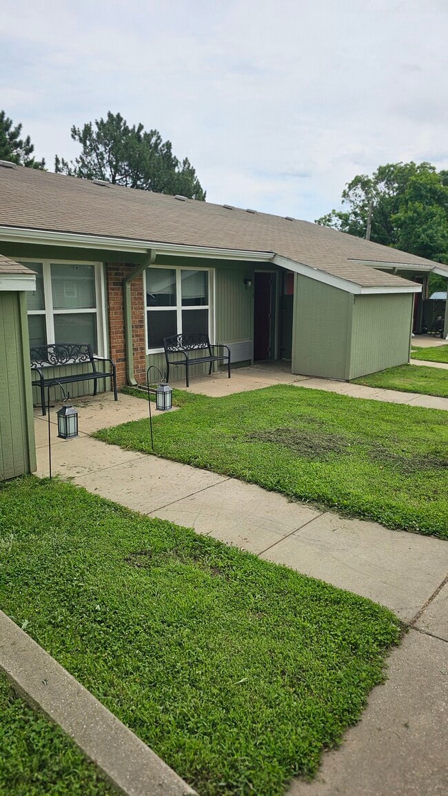 property at 504 E Chellis St