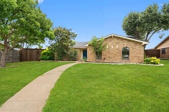 2144 Courtland Cir in Carrollton, TX - Building Photo - Building Photo