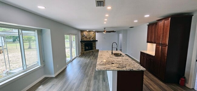 12003 N 53rd St in Temple Terrace, FL - Building Photo - Building Photo