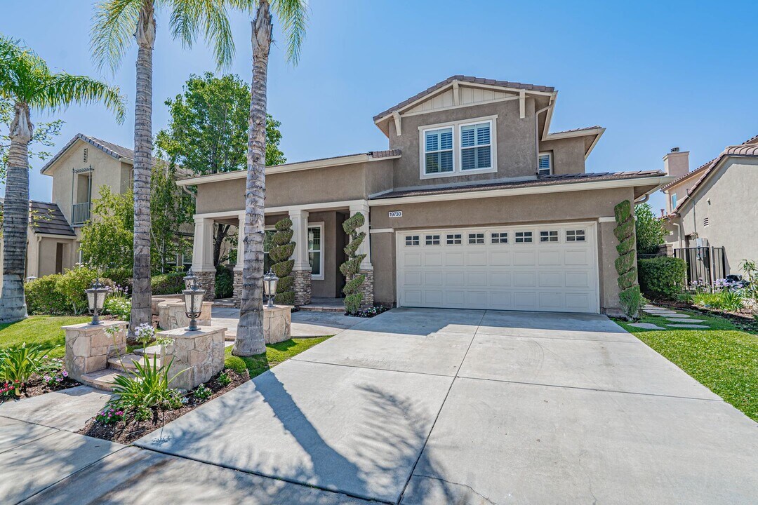 19730 Byrne Pl in Santa Clarita, CA - Building Photo