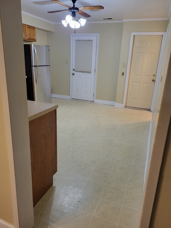 property at 517 Lakewood Blvd