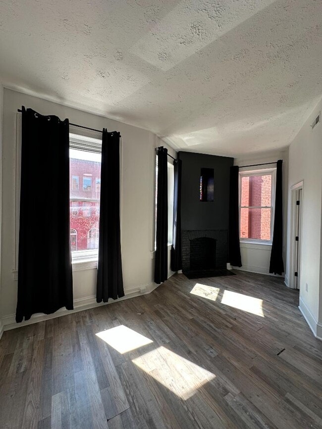 1825 Madison Ave in Baltimore, MD - Building Photo - Building Photo