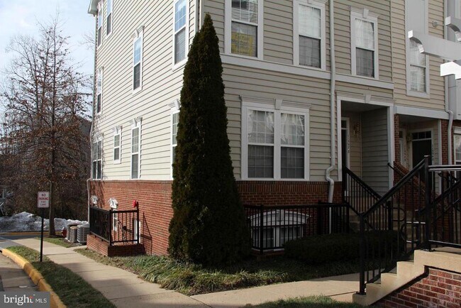 11592 Cavalier Landing Ct in Fairfax, VA - Building Photo - Building Photo