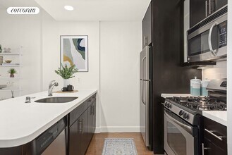 41-34 Crescent St in Queens, NY - Building Photo - Building Photo