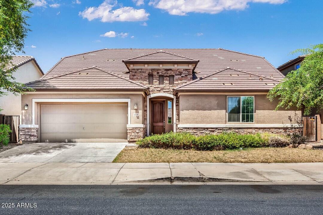 6110 S 30th Ln in Phoenix, AZ - Building Photo