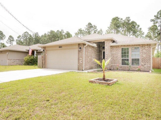 8261 Sierra St in Navarre, FL - Building Photo - Building Photo
