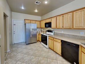 1123 Scenic Crest Dr in Henderson, NV - Building Photo - Building Photo