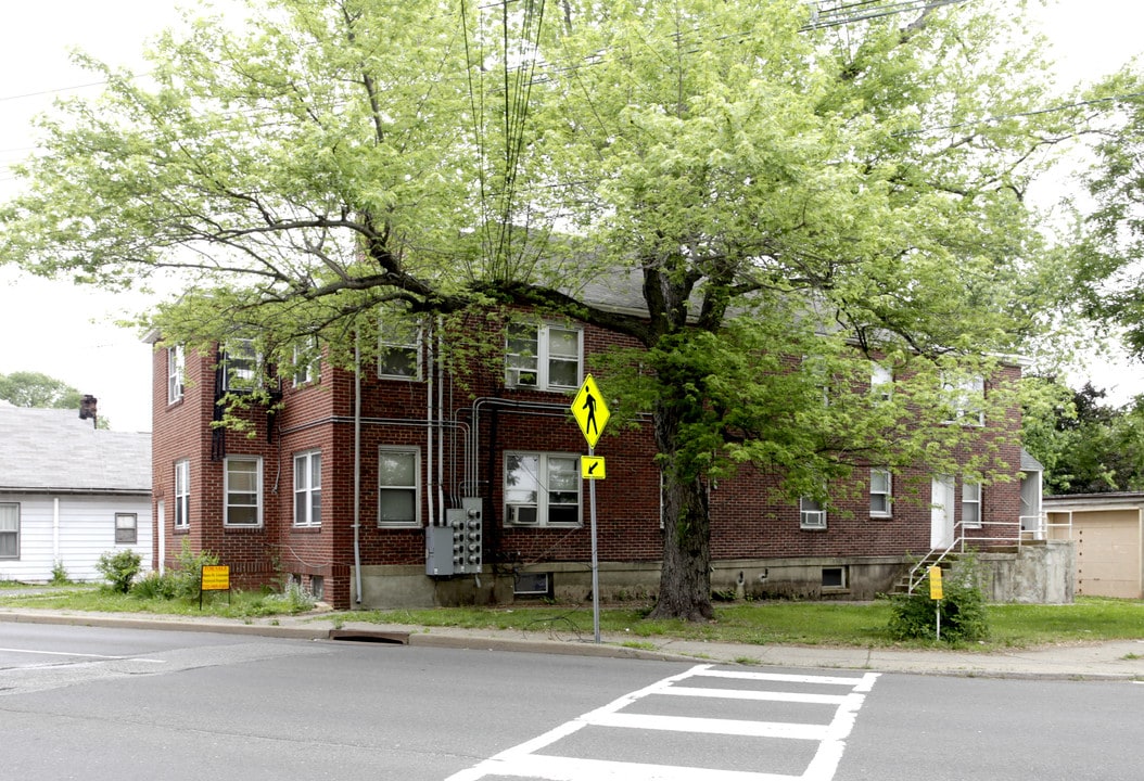 1125 Rt-27 in Highland Park, NJ - Building Photo