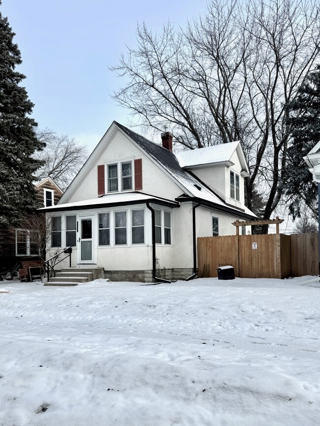 property at 3111 Arthur St NE