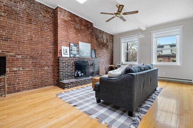 127 Marlborough St, Unit 5 in Boston, MA - Building Photo - Building Photo