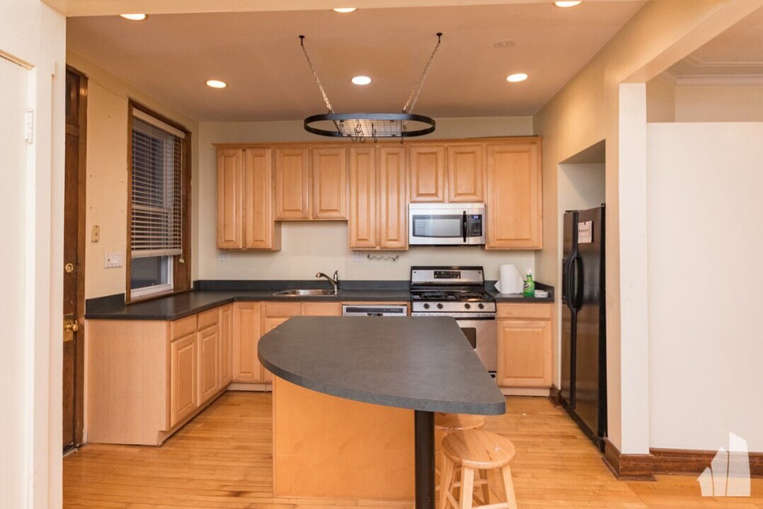 5249 N Kenmore Ave in Chicago, IL - Building Photo