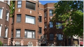 6936 S Paxton Ave in Chicago, IL - Building Photo