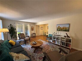 3105 Colonial Way in Atlanta, GA - Building Photo