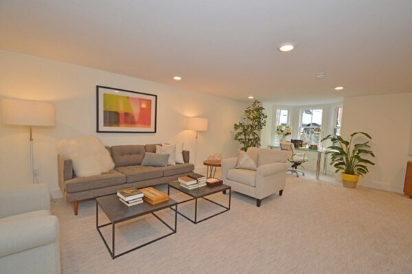 136 Banks St, Unit 136 in Cambridge, MA - Building Photo - Building Photo