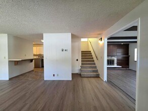 1998 Number 2 Canyon Rd in Wenatchee, WA - Building Photo - Building Photo