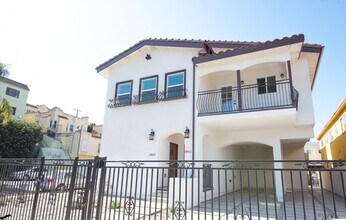 1861 S Longwood Ave in Los Angeles, CA - Building Photo - Building Photo