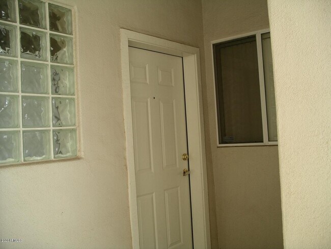 10401 N 52nd St-Unit -120 in Paradise Valley, AZ - Building Photo - Building Photo