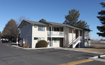 Sawtooth Village Apartments in Burley, ID - Building Photo - Building Photo