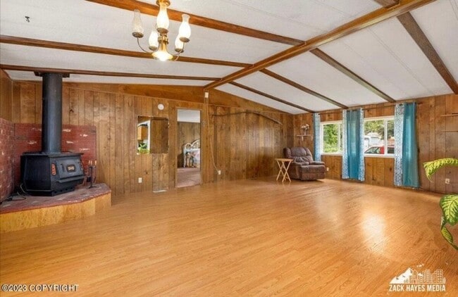 property at 933 Kathy Pl