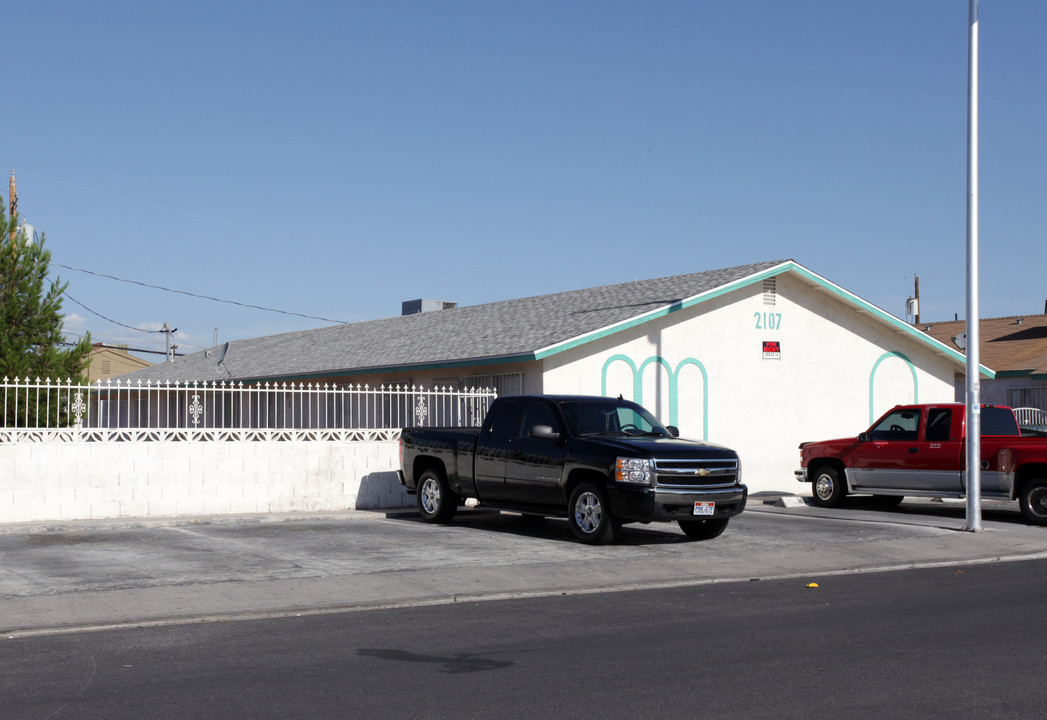 2101-2107 Bassler St in North Las Vegas, NV - Building Photo