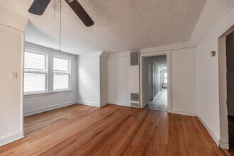 2140 N Karlov Ave, Unit 2 in Chicago, IL - Building Photo - Building Photo