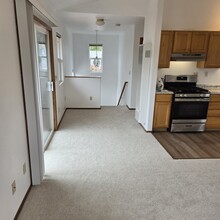 35 Randall Ln, Unit Studio in Santa Rosa, CA - Foto de edificio - Building Photo