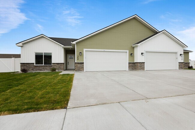 property at 564 S Cutler Ave