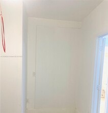 613 Sharar Ave in Opa Locka, FL - Building Photo - Building Photo