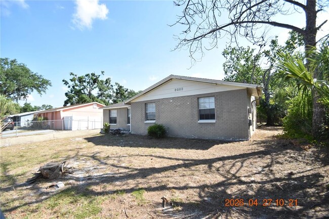 3667 Sugarcreek Dr in Tampa, FL - Building Photo - Building Photo